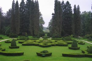 1280px-Arboretum_Volcji_Potok_2006_French_park_Photo_Sl-Ziga